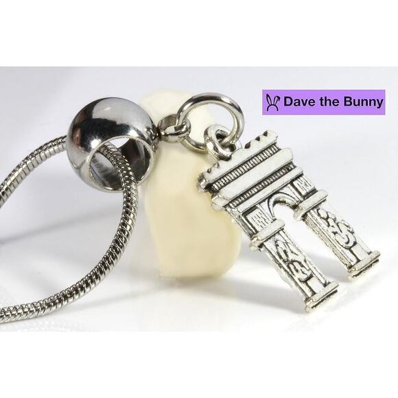 Arc de Triumph Necklace - Necklace for Travellers and Lovers of Paris - Picture 5 of 8